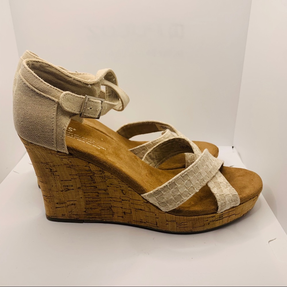 Toms Neutral Beige Women’s Cork Wedges with Natural Ankle Strap, size 9